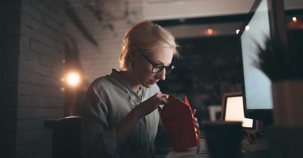 Does Eating Late at Night Cause Weight Gain?