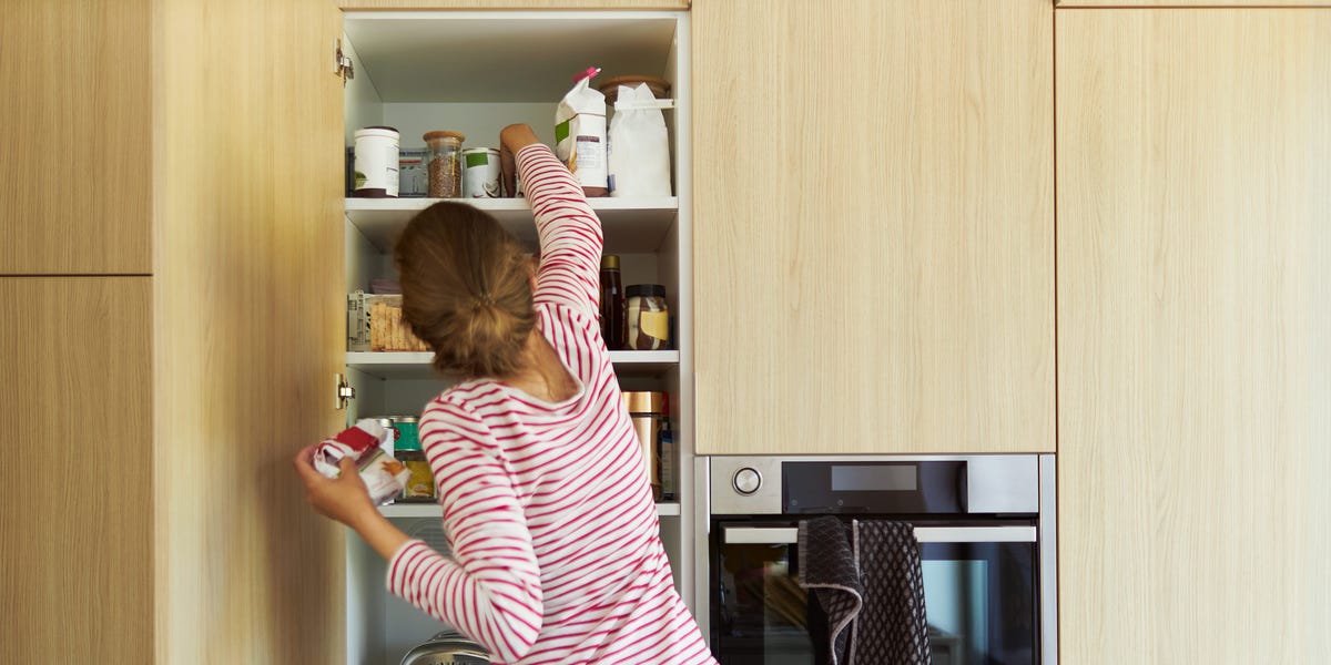 The Cobwebbing Declutter Method Helped Me Let Go of All My Kitchen Clutter in an Hour