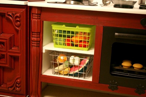 Kid’s Cottage Play Kitchen