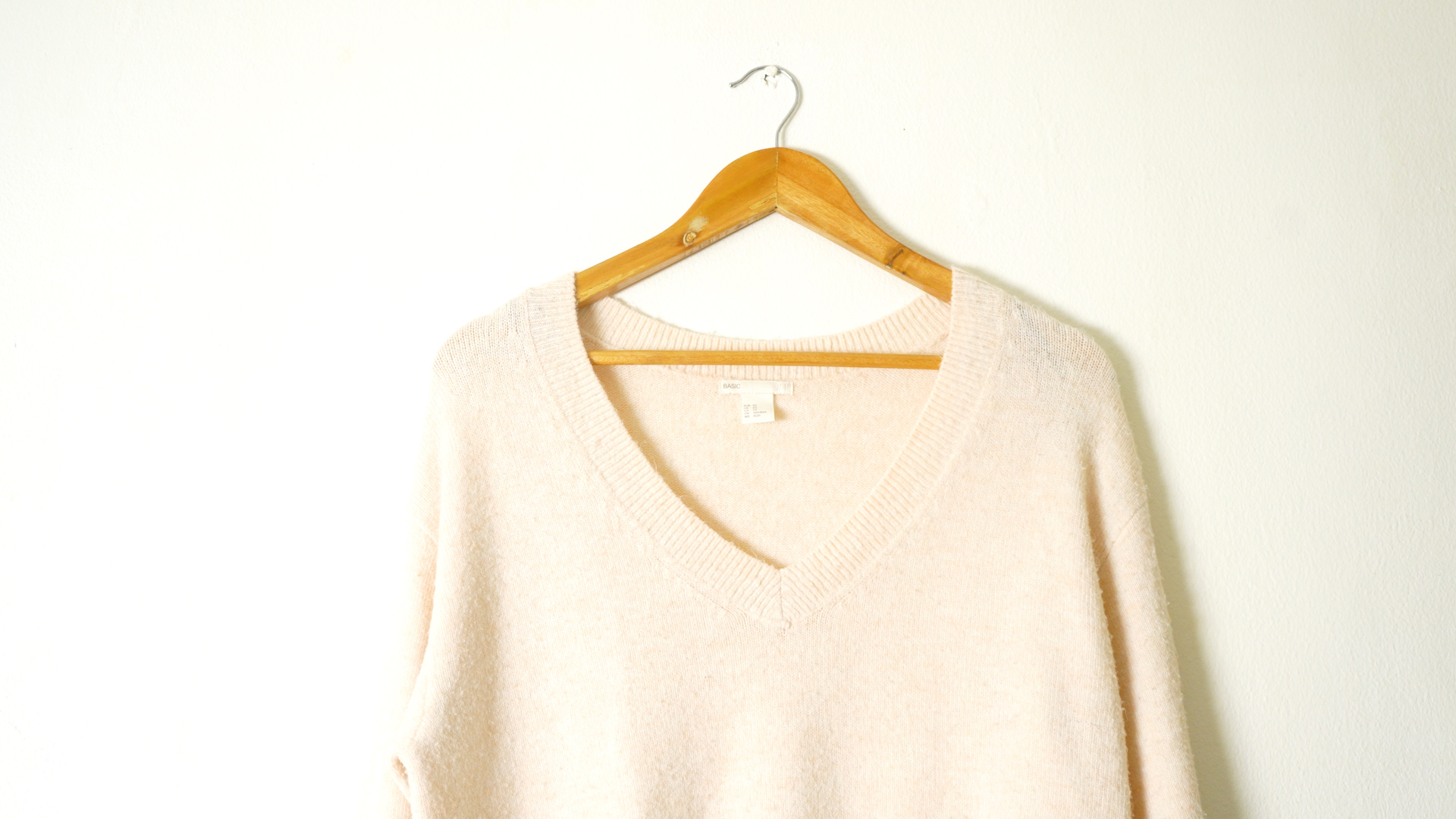 How to Wash Delicates in the Laundry: 12 Steps