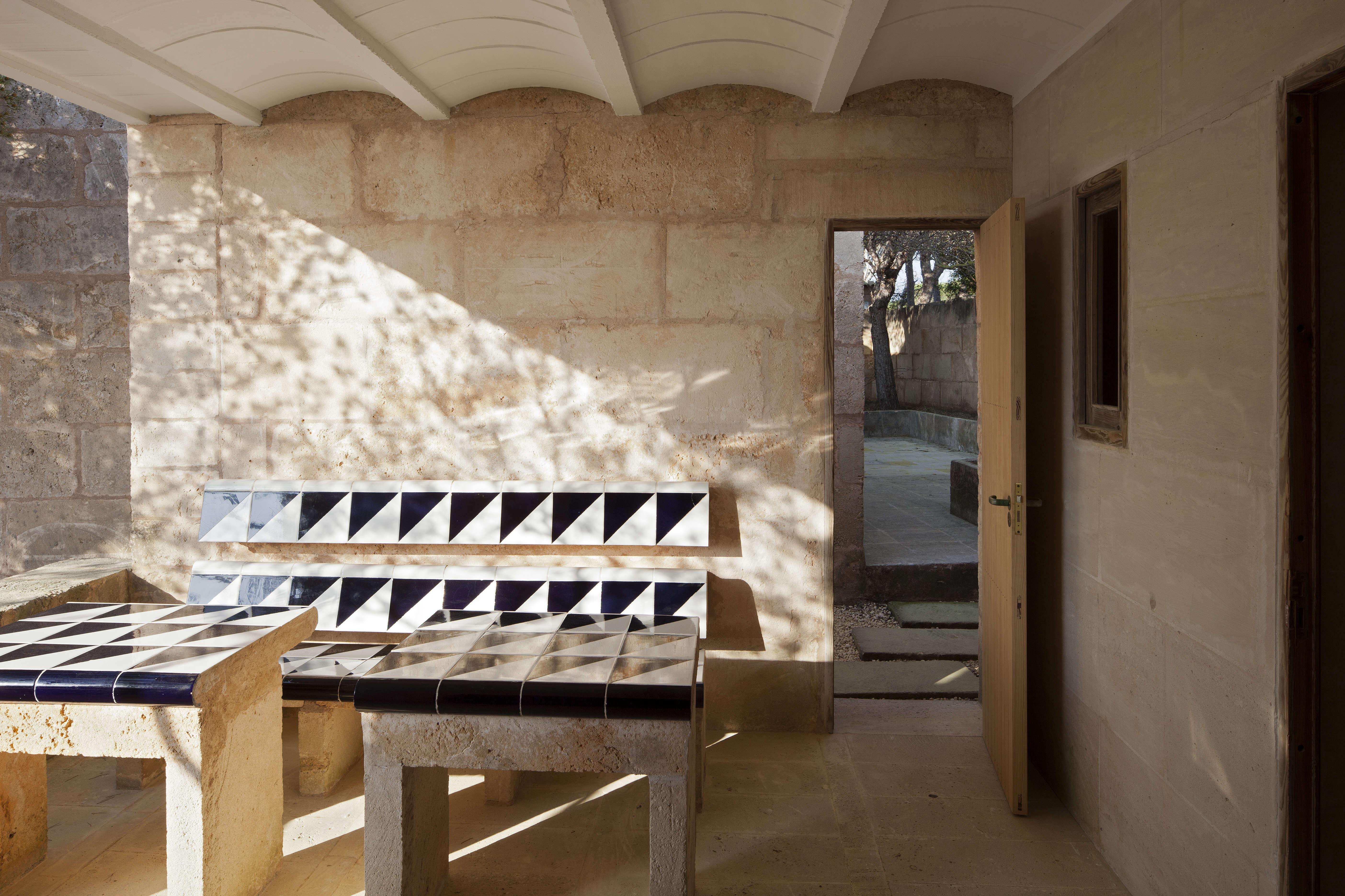 An Architect’s Indoor/Outdoor Dreamscape in Mallorca, Spain