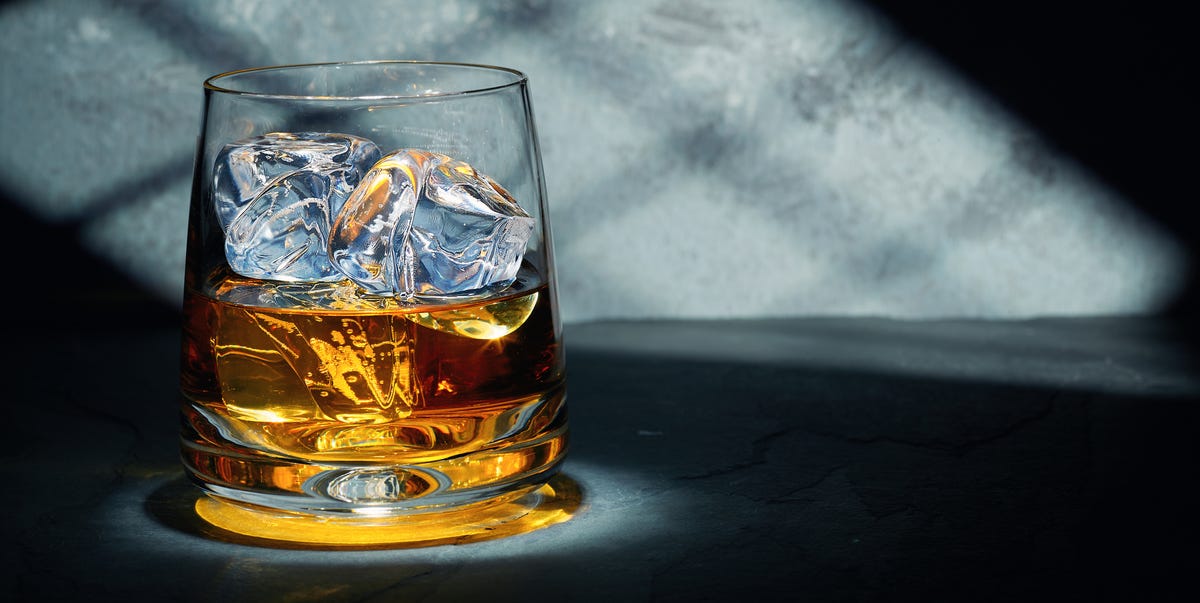 How to Make Clear Ice – Bartender Tips for Cocktails