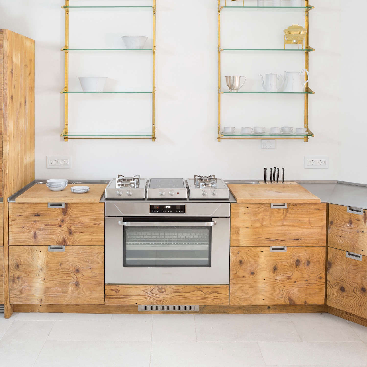 Kitchen of the Week: A Katrin Arens Design in Sardinia with 250-Year-Old Wood
