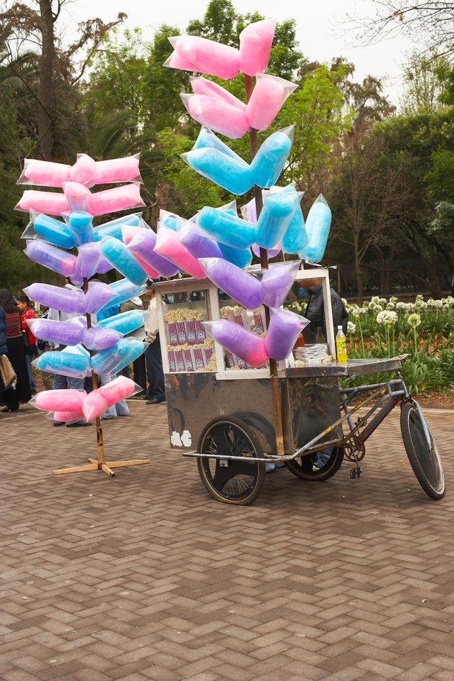 How to Make Cotton Balls Look Like Cotton Candy
