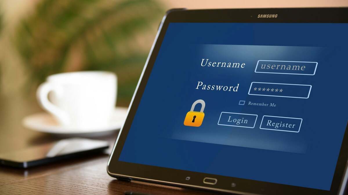 This New Scam Is Leaving Voicemails Saying You Owe $1,000
