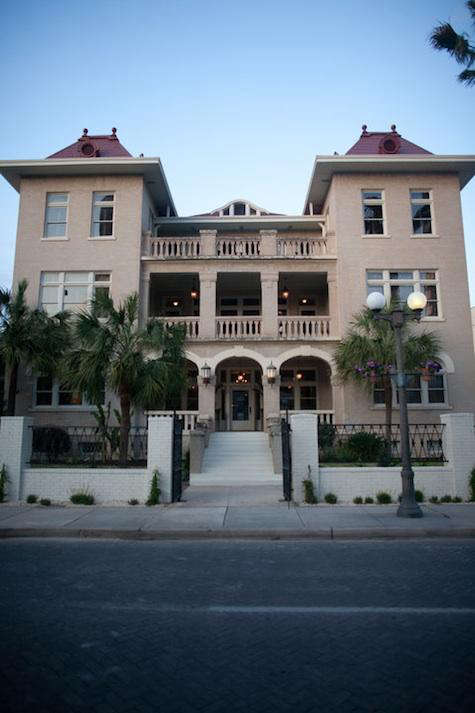 Hotels & Lodging: Hotel Havana in San Antonio