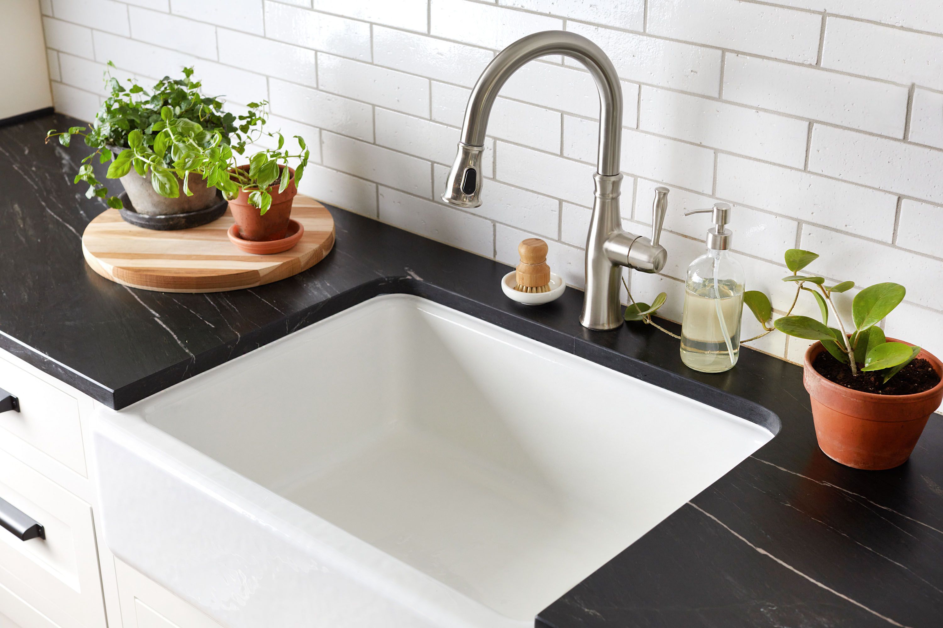 How to Clean a Kitchen Sink and Drain